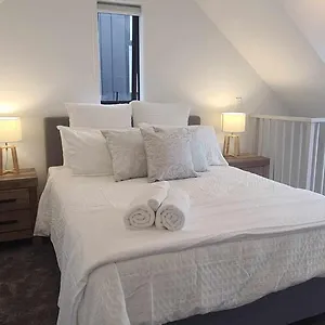 Cute On Cashel 10 Apartment