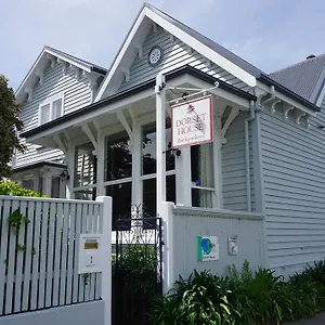 Dorset House Backpackers Hostel